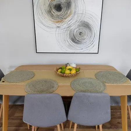 White Birds Townhouse In Town Center شقة