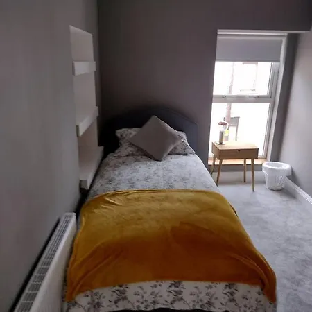 White Birds Townhouse In Town Center *