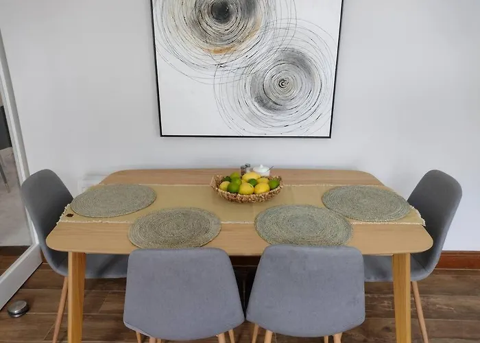 White Birds Townhouse In Town Center Apartment