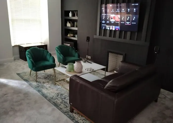 White Birds Townhouse In Town Center Apartment